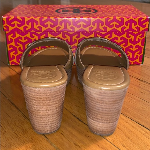 Tory Burch wedge sandals - Picture 3 of 6